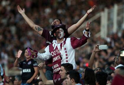 Lanús se mide con Gremio