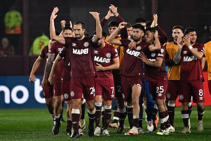 Lanús se presenta ante su gente tras el título de la Copa Sudamericana logrado el último sábado