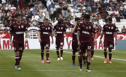 Lanús se retira de su cancha con la cabeza gacha, luego de perder con Unión por 1 a 0