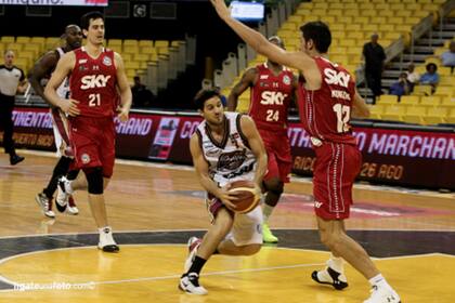Lanús tropezó ante el campeón Pinheiros