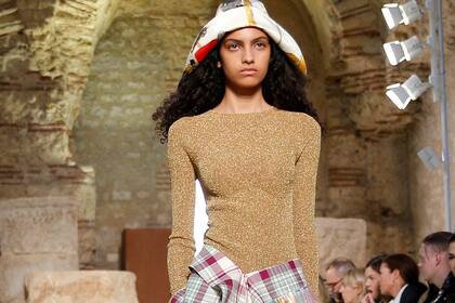 Dorado y tartán de Lanvin