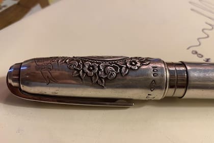 En el capuchón de plata, Pallarols labró el escudo de la ciudad condal