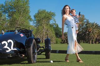 Lara Bernasconi presenta a su hijo Iñaki en una producción exclusiva