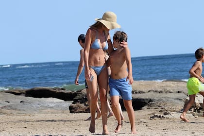 Lara Bernasconi junto a su hijo Iñaki: "No me quiero perder ni un minuto de él"