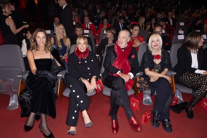 Lara Bernasconi, Marcela Tinayre, Gino Bogani y Nacha Guevara, invitados a la Gala Couture