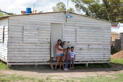 Lara Cabrera, junto a tres de sus hijos: "Ojalá que estar en el Renabap nos ayude a seguir progresando"