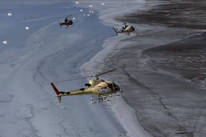 Vista de las sombras de los helicópteros que vuelan entre Bolivia y Argentina La Etapa 9 del Dakar 2018 entre Tupiza y Salta fue cancelada