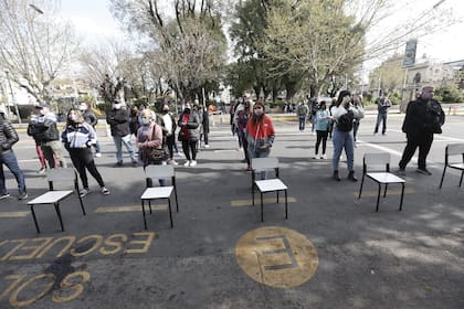 Largas colas para votar en varias escuelas de La Matanza