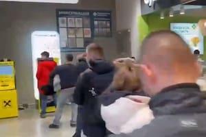 Largas filas en los cajeros de Moscú para retirar efectivo