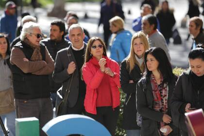 Largas filas para despedirse del músico, que murió este jueves, a los 62 años