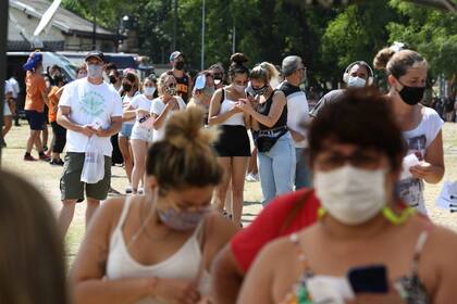 Largas filas para testearse en San Justo