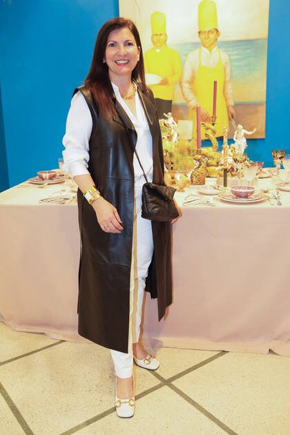 Larisa Andreani, presidenta de Fundación arteBA, estuvo presente en la inauguración de "La mesa, todo un arte".