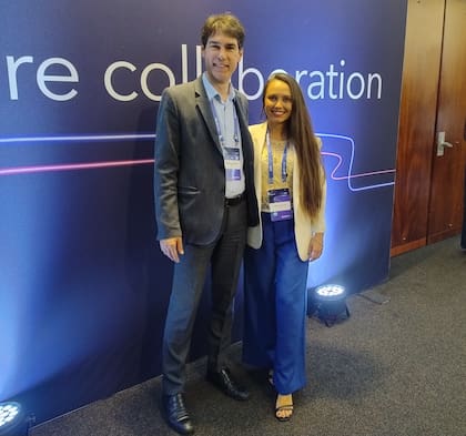 Larissa Bezerra y Hougelle Simplicio Gomes Pereira durante el encuentro Mind360 en San Pablo, Brasil