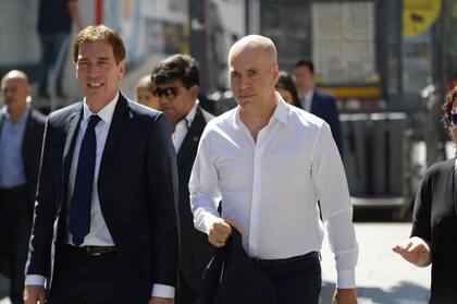 Con el aval de Larreta, Santilli comenzó a "caminar" la provincia