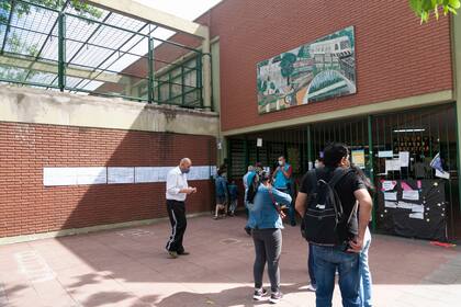 “Larreta se cortó solo”: Provincia cruzó a Ciudad por la quita de protocolos en las escuelas.

