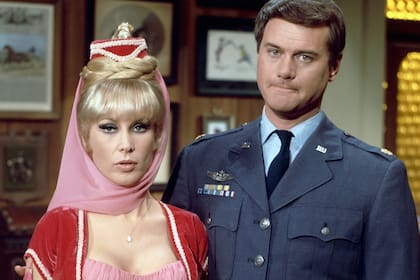 Larry Hagman junto a Barbara Eden en Mi bella genio