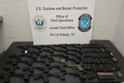 Las 30 pistolas incautadas por la CBP en Texas