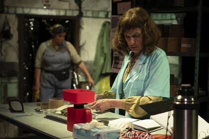 Mónica Driollet, Cecile Caillón, en Las encadenadas