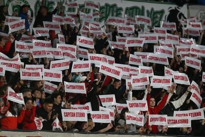 Las 70 mil personas que fueron el Monumental le rindieron tributo al jugador con más títulos en la historia del club