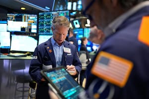 Las acciones argentinas escalaron hasta 10% en Wall Street y el riesgo país cerró en 500 puntos