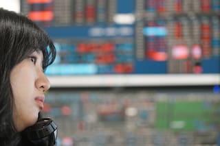 Las acciones asiáticas cotizan mixtas entre un entusiasmo menor hacia la IA y reparos por la guerra