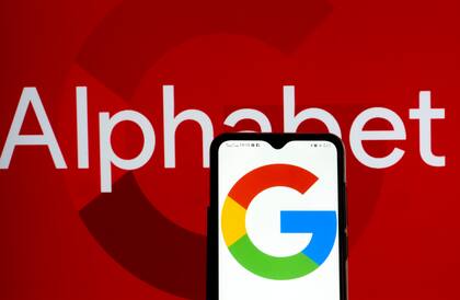 Las acciones de Alphabet se han revalorizado un 56% en lo que va de año ante las expectativas de mejora de su negocio