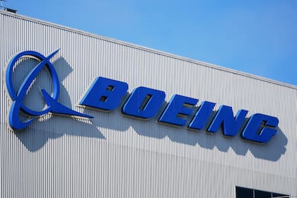 Las acciones de Boeing cayeron más del 5% desde el accidente en India