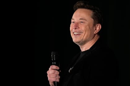 Las acciones de Tesla subieron 8% tras el anuncio, lo que consolidó una recuperación después del impacto negativo en la imagen de Musk