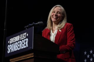 Las nuevas leyes que firmó Spanberger con acuerdos bipartidistas: salud, vivienda asequible y energía