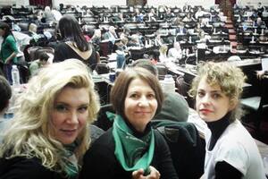 Las actrices se sumaron a la vigilia para apoyar la legalización del aborto