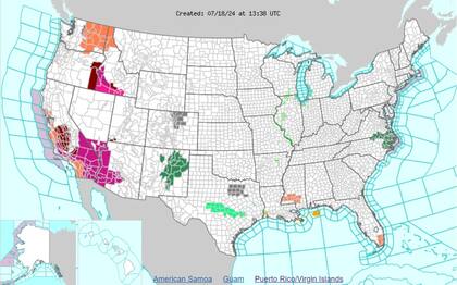 Las advertencias de calor (naranja) y alertas por calor extremo (violeta) en EE.UU.