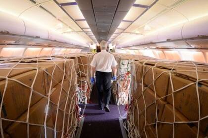 Las aerolíneas han estado usando aviones de pasajeros para carga durante la baja en la industria.