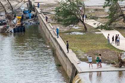 Las aguas crecidas del río Guadalupe en Louise Hays Park, Kerrville, Texas, el 5 de julio del 2025.