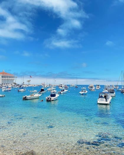 Las aguas cristalinas y templadas de la "pequeña Grecia" de California la convierte en un destino ideal