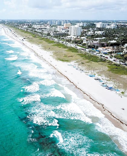 Las aguas de la playa pública de Delray son las más azules y cristalinas, según un estudio (Instagram/@thecoastalstar)