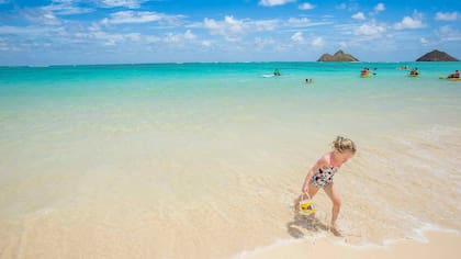 Las aguas serenas, turquesas y cristalinas en Oahu, Hawaii.