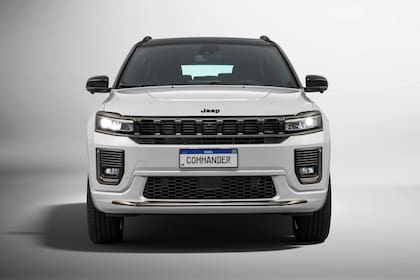 Las alternativas Overland y Blackhawk están disponibles con el motor Hurricane4 2.0T