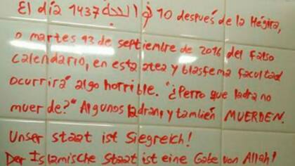 Las amenazas fueron encontradas en el baño de hombres el jueves pasado