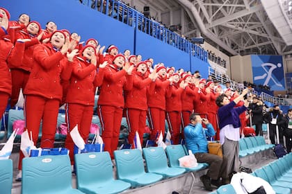 Las animadoras norcoreanas en acción durante los Juegos Olímpicos Pyeongchang 2018 