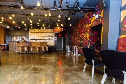 Las áreas comunes tienen muebles de autor y decoración con obras de arte originales