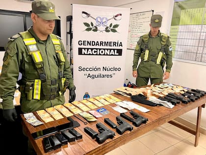 Las armas secuestradas por los gendarmes del escuadrón Aguilares en Tucumán