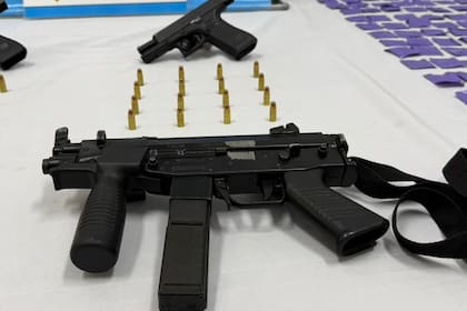 Las armas y municiones secuestradas por la policía bonaerense