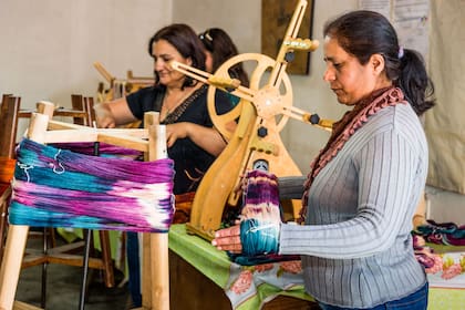 Las artesanas de Manos del Uruguay se organizan en cooperativas repartidas en todo el país