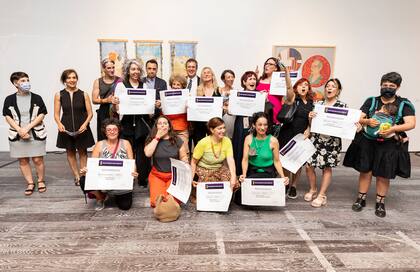 Las artistas ganadoras de la primera edición del Premio 8M celebran en el CCK