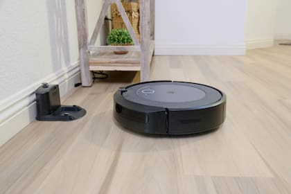 Las aspiradoras robots son furor hoy en día, pero según una experta, podrían espiarte