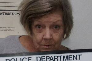 La mujer de 78 años que fue arrestada después de robar un banco por tercera vez en su vida
