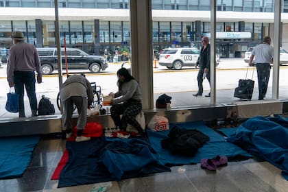 Las autoridades de la ciudad de Chicago respaldan los esfuerzos para acelerar las autorizaciones de trabajo para los nuevos llegados (Archivo)