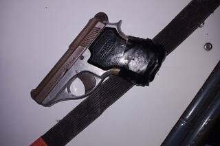 Hallaron una pistola Bersa en una escuela: la habría llevado un estudiante de 13 años