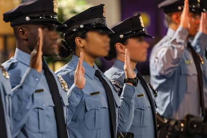Las autoridades de Minneapolis revisarán los reglamentos y códigos de ética del Departamento de Policía para determinar si hay alguna falta a lo establecido