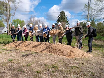 Las autoridades del condado de Kent, en Michigan, asistieron a la ceremonia de inicio de la construcción